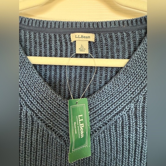 L.L Bean V-Neck knit cotton knit stitch sweater. NWT- size L petite - Picture 5 of 10